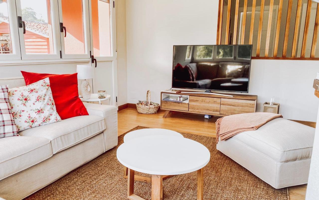 Hostal Bella Kalma, acogedora casa con parking, jardin y wifi Llanes Exterior foto
