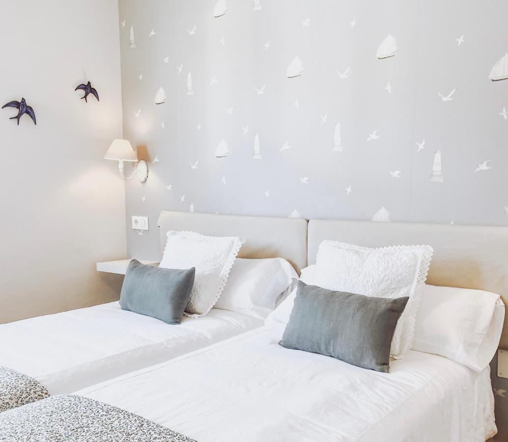 Hostal Bella Kalma, acogedora casa con parking, jardin y wifi Llanes Exterior foto