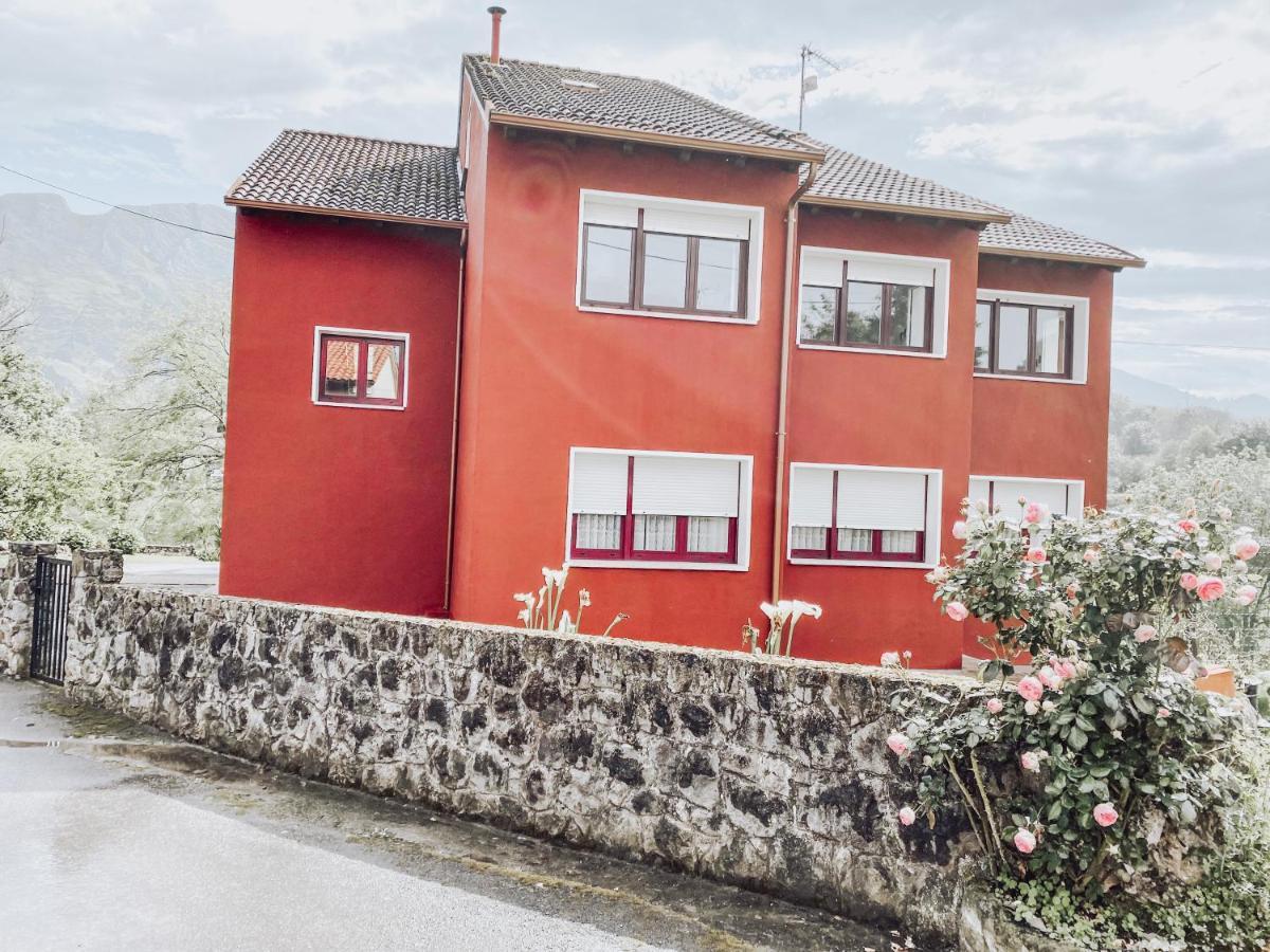 Hostal Bella Kalma, acogedora casa con parking, jardin y wifi Llanes Exterior foto